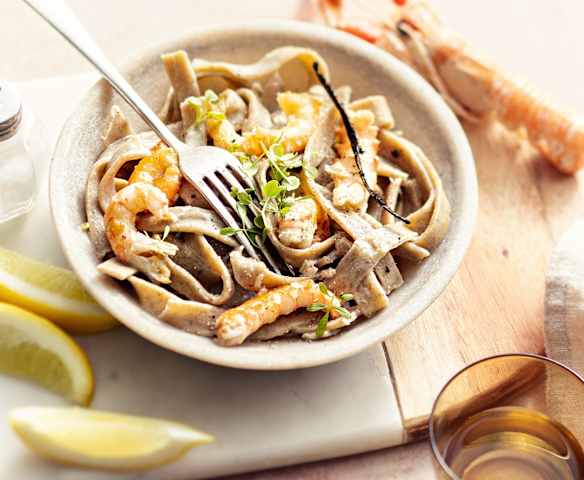 Tagliatelle de riz à la vanille et aux langoustines