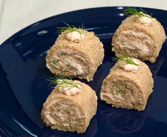 Rolinhos de salmão defumado