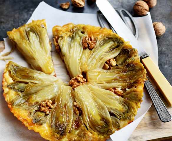 Tatin d'endives au bleu et aux noix