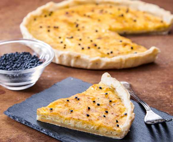 Torta salata ai porri e cumino nero