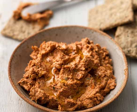 Creamy Sun-dried Tomato and White Bean Dip