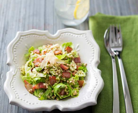Zimní salát s pohankou a růžičkovou kapustou
