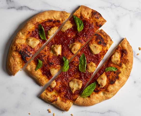 Pizza à la mozzarella de noix de cajou (Matthew Kenney)