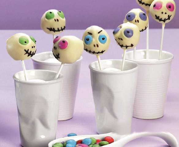 Strašidelná vypečená lízátka