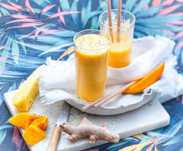 Smoothie mangue, ananas, gingembre