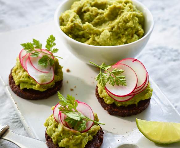 Avocado-Erbsen-Hummus