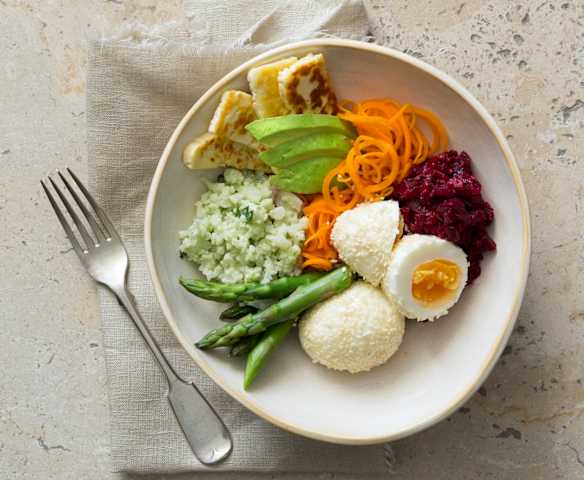 'Eat the rainbow' breakfast bowl