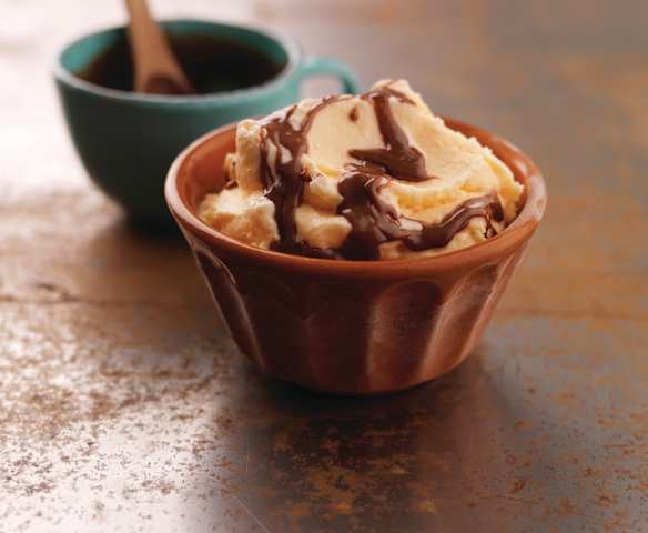 Gelado de baunilha com molho de Mars®