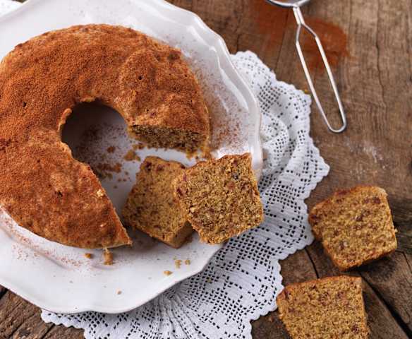 Gâteau d'avoine et de fruits secs à la vapeur