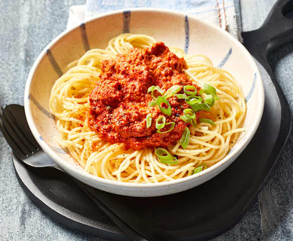 Cremig-rauchige Paprika-Bolognese (vegan)
