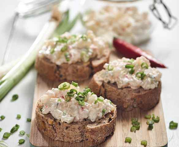 Pomazánka s tvarůžky a chilli papričkou