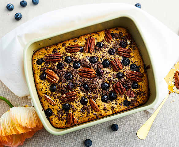 Sformato di avena con cioccolato e mirtilli