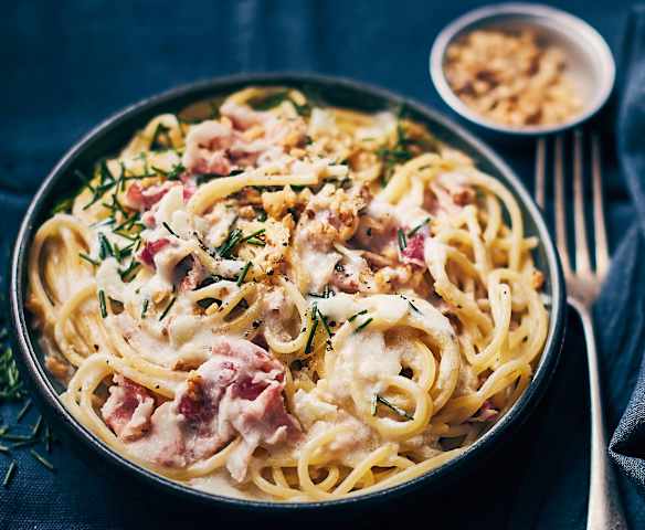 One pot pasta pancetta, crème, noix, ciboulette One pot pasta pancetta, crème, noix, ciboulette