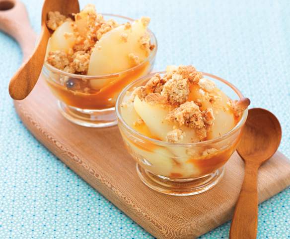 Crumble con biscotti secchi, pere e caramello