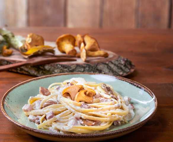 Bavette pancetta e finferli