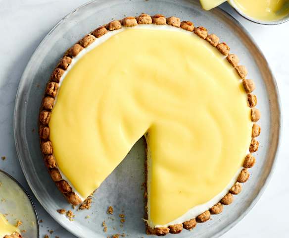 Cheesecake al limone con crunch di nocciole