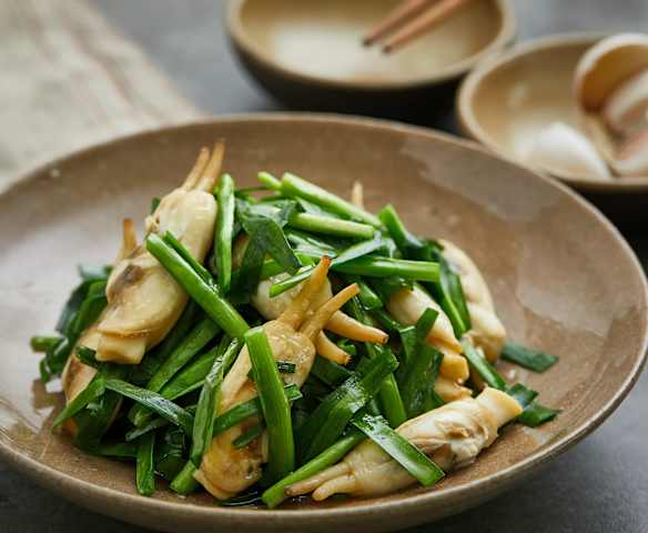 韭菜炒蛏子