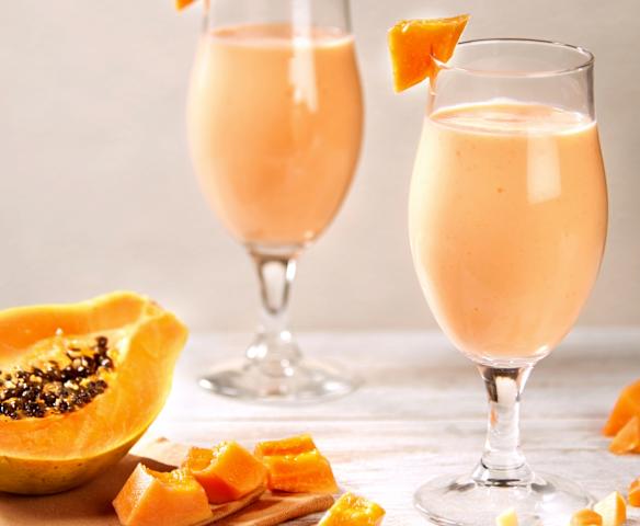 Smoothie allo yogurt e papaya
