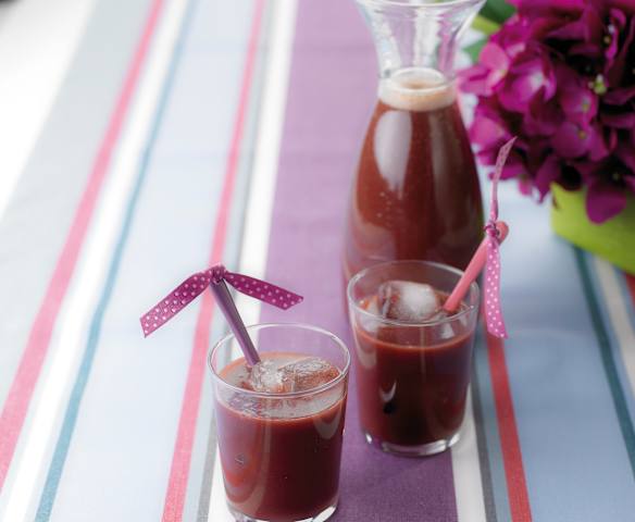 Jus de baies d'açaï, orange et pomme