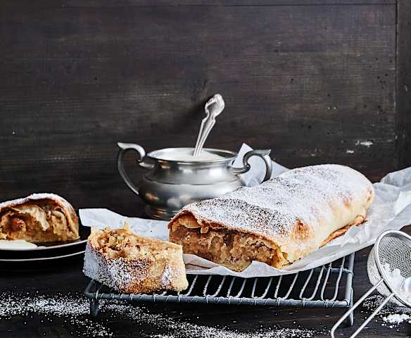 Strudel di mele con salsa alla vaniglia