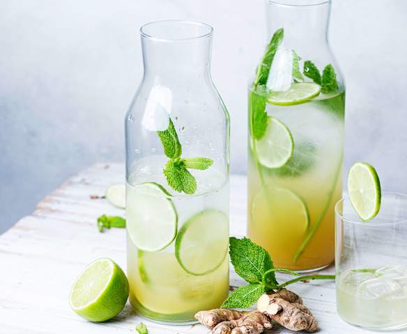 Refresco de lima, jengibre y miel