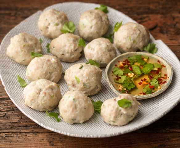 Vietnamese Meatballs with Chilli Sauce