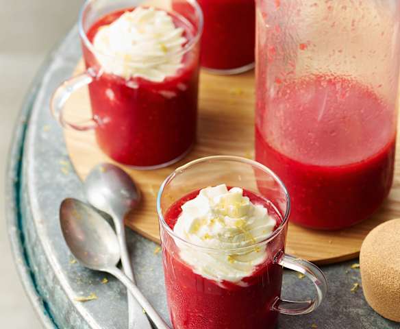 Soupe de framboises, crème Chantilly au citron Soupe de framboises, crème Chantilly au citron