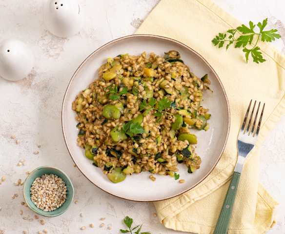 Pęczotto z bobem i cukinią