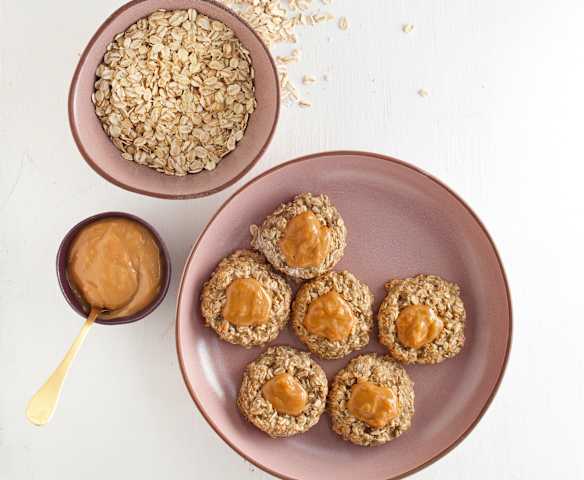 Biscoitos de banana e aveia com recheio