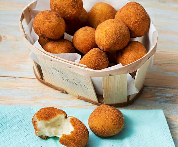 Croquetas de bacalao con queso manchego Croquetas de bacalao con queso manchego