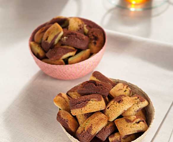 Financieros de chocolate y pistacho