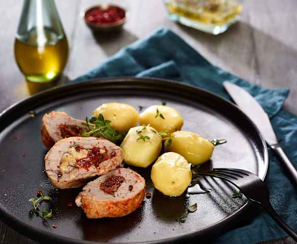 Plněná vepřová panenka s brambůrkami na páře