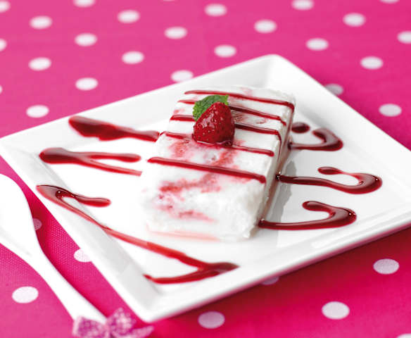 Gelado de iogurte com morango