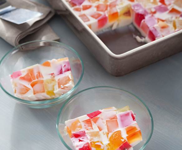 Postre de gelatina de colores