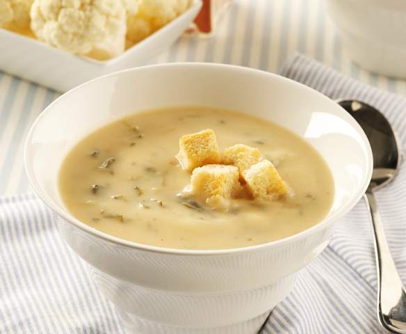 Sopa de coliflor con grelos