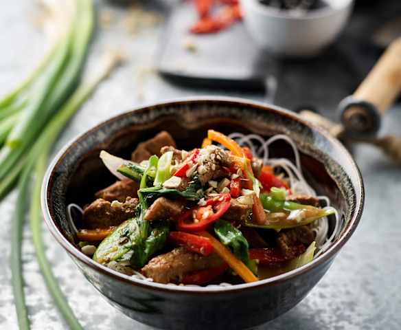Chinees wok met varkensvlees met groenten Chinees wok met varkensvlees met groenten