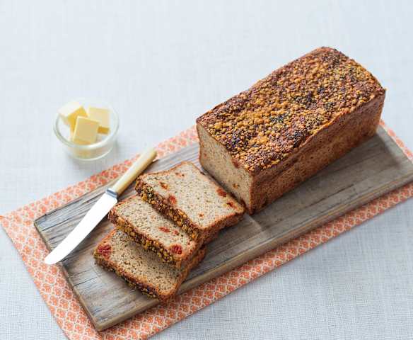 Bezlepkový chléb se sušenými rajčaty