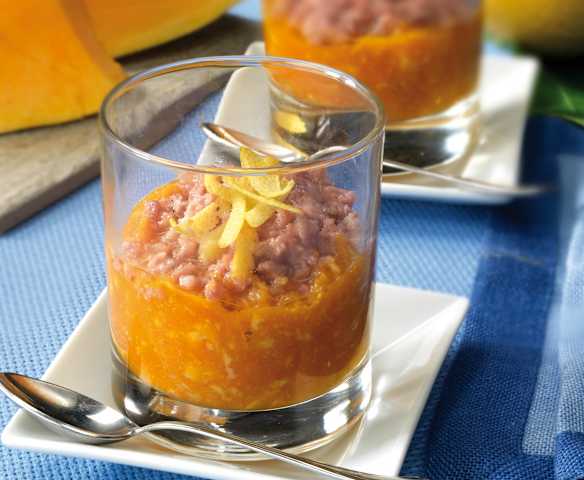 Bicchierini di zucca e salsiccia al limone