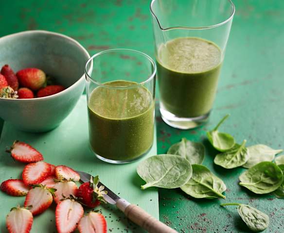 Smoothie de espinafres, morango e sementes de chia