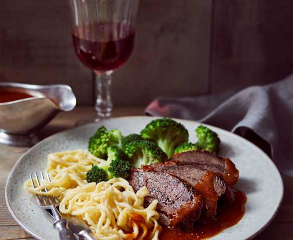 Portwein-Bäckchen mit Spätzle Portwein-Bäckchen mit Spätzle
