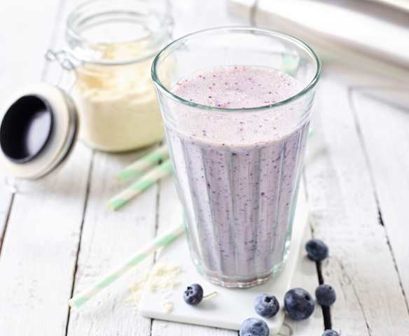 Blueberry-Cheesecake-Shake mit Proteinpulver