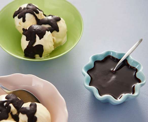 Magic chocolate sauce
