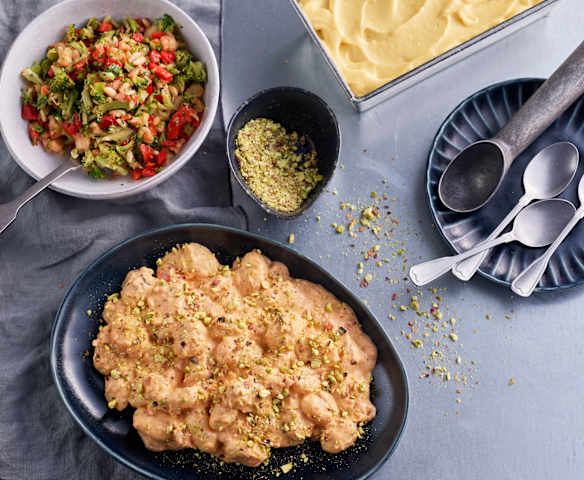 Menu: Gnocchi com molho de tomate e mascarpone; Salada de brócolos e sorbet de fruta