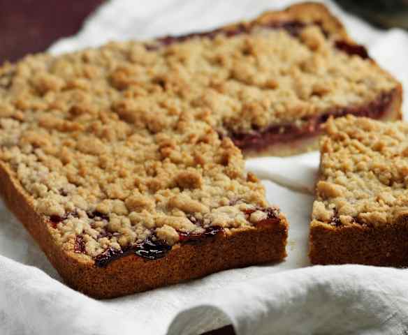 Pear, Rhubarb and Red Fruit Crumble Tart