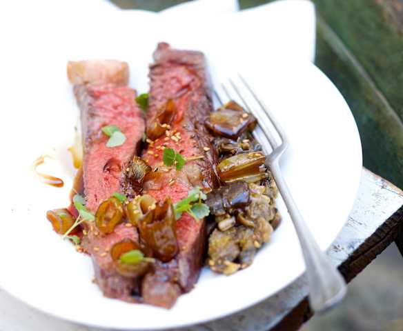 Côte de bœuf à basse température et aubergines