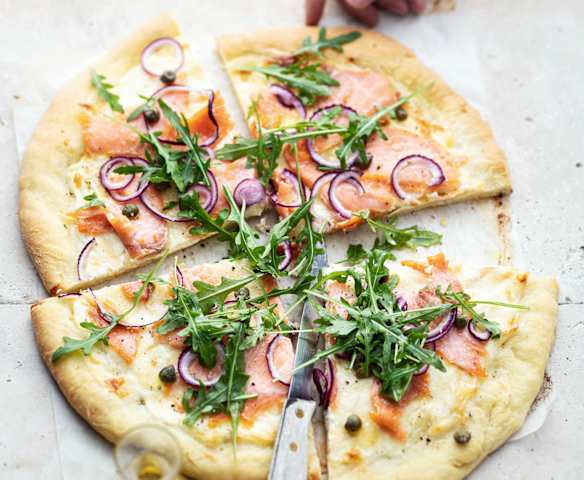 Pizza au saumon fumé