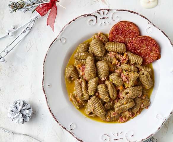 Gnocchi di lenticchie con sugo di cotechino