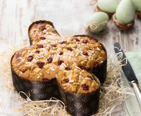 Colomba ai mirtilli rossi e cioccolato bianco