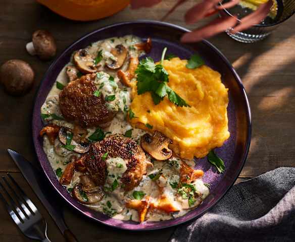 Frikadellen mit Pilz-Rahm-Sauce und Kürbis-Kartoffelstampf