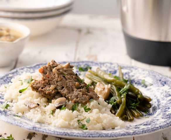 Menù: Polpettone con funghi, fagiolini e riso di cavolfiore Menù: Polpettone con funghi, fagiolini e riso di cavolfiore